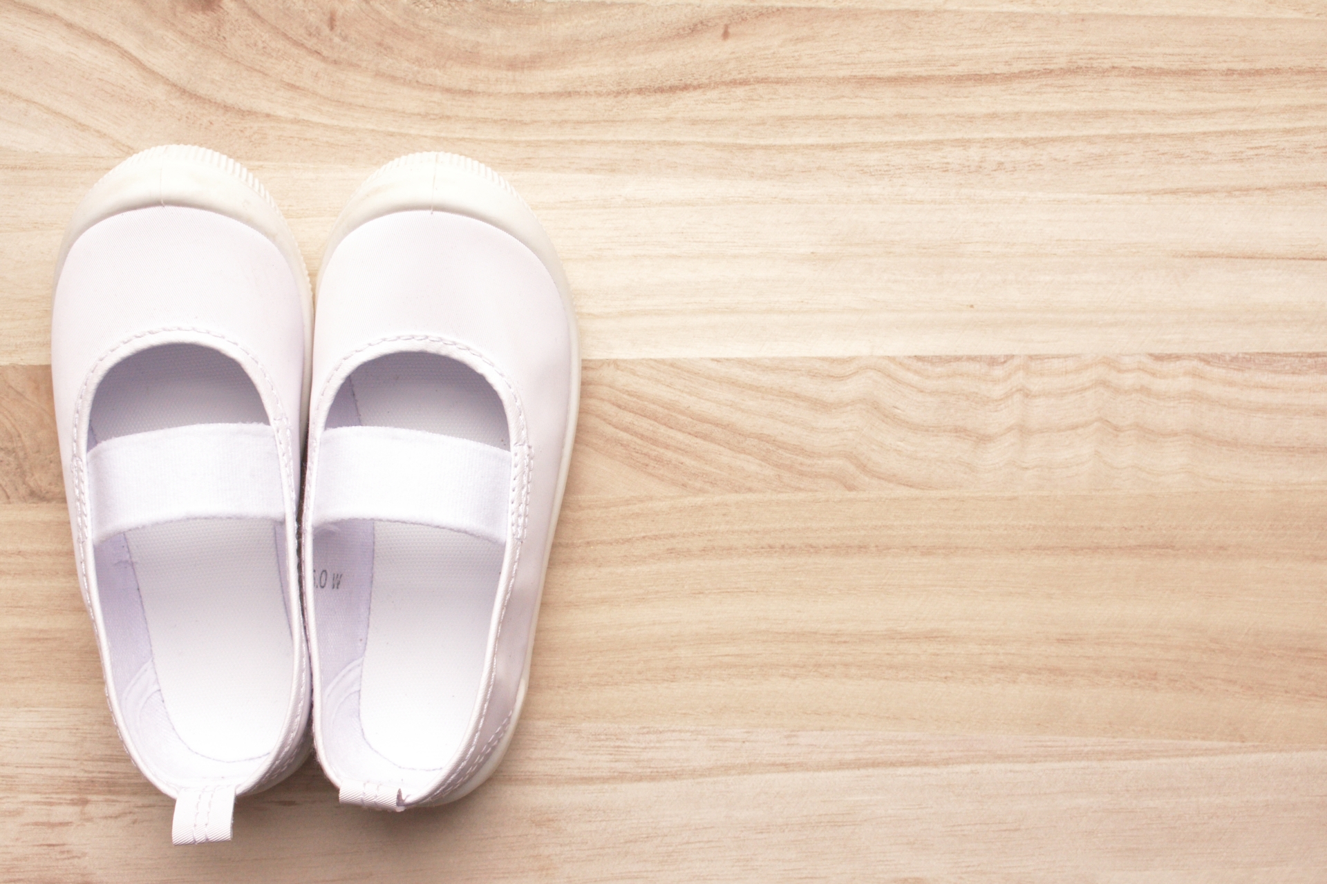 体育館シューズの名前を消す方法 布部分とゴム部分別に紹介 あいらぶぽーぽき